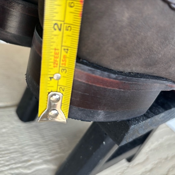 Brown Chelsea Boots with Sculptural Heel and Contrast Stitching - Picture 9 of 16